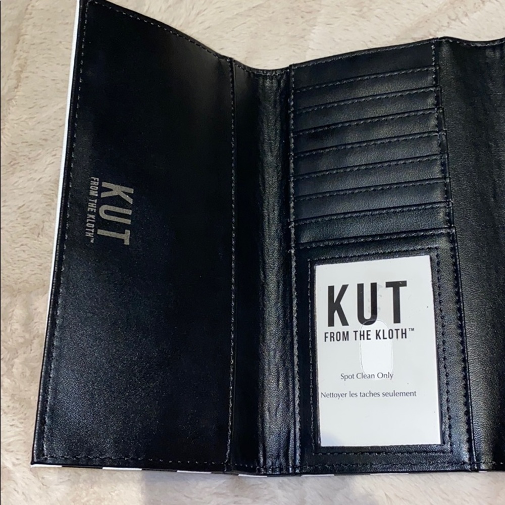 ☘️2/$25☘️ KUT Wallet Brand New - Picture 3 of 3